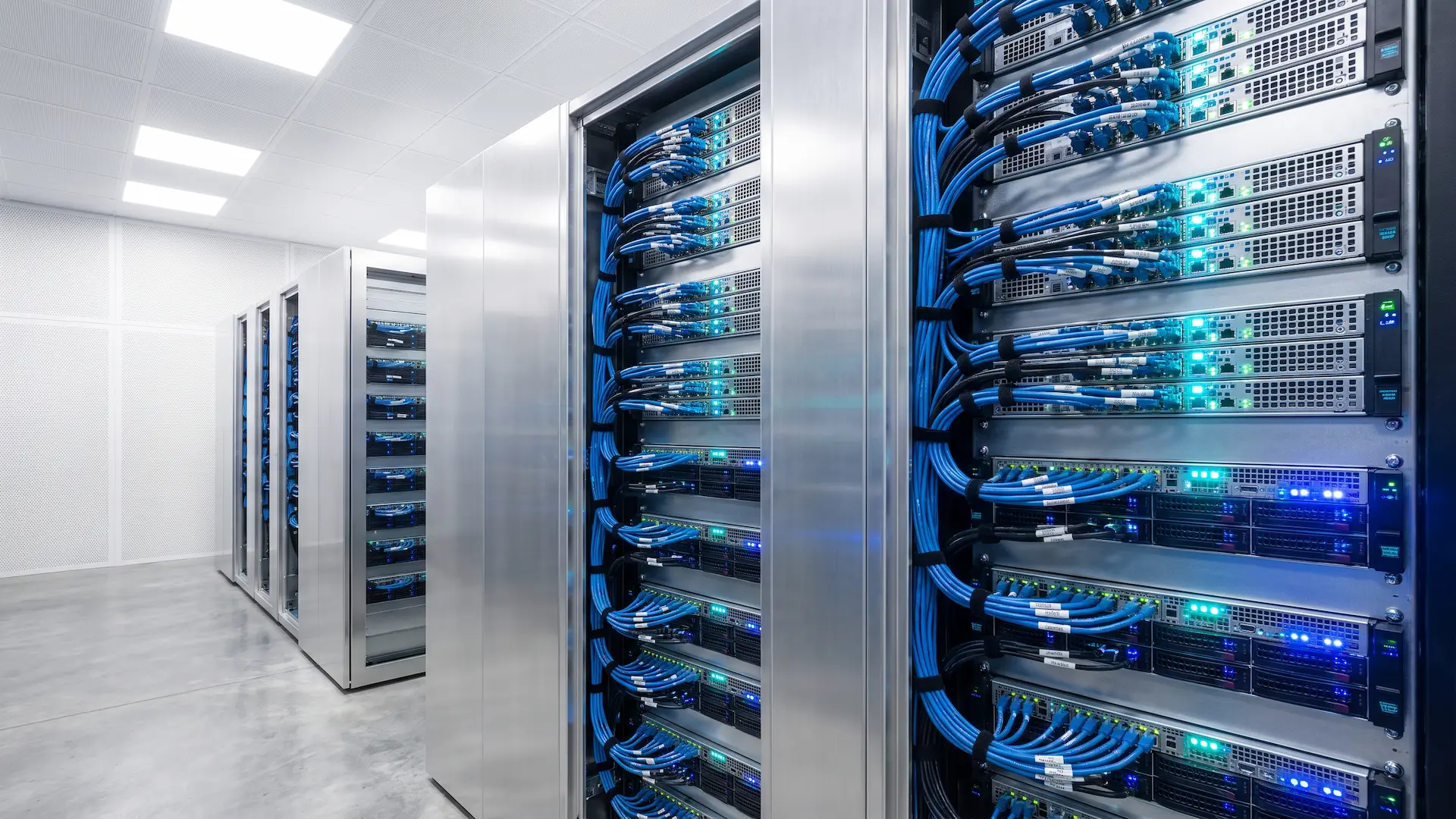 Modern enterprise server rack room representing scalable IT hardware, AI servers, and Device-as-a-Service rentals.